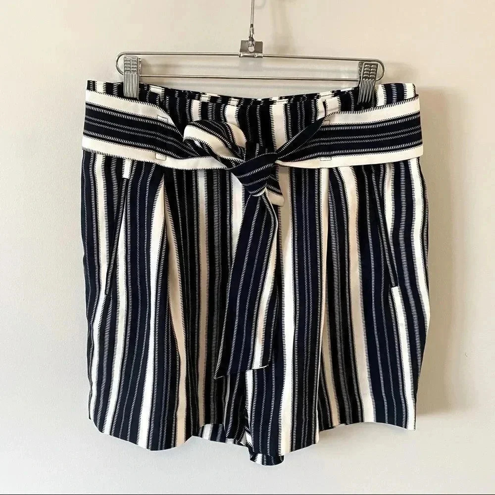 H&M NWT High Waist Navy Striped Wide Leg Shorts Tie Belt Waist Size 6